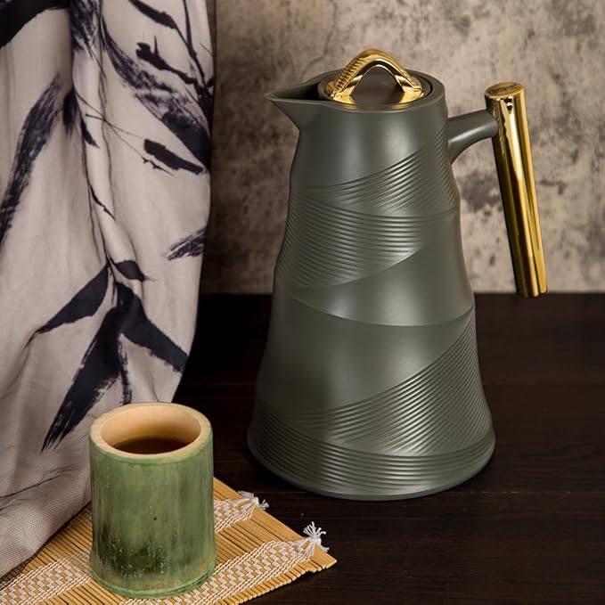 Vacuum Flask – 1.0L – Glass Inner, Plastic Body – Elegant Gold Handle – Hot & Cold – Modern Spiral Design – 4 Colors Available – RGP39